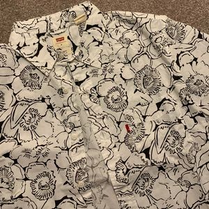Levi’s Button Up